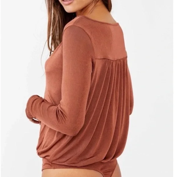 Free People Kaya Keyhole Bodysuit Size S - Picture 3 of 8